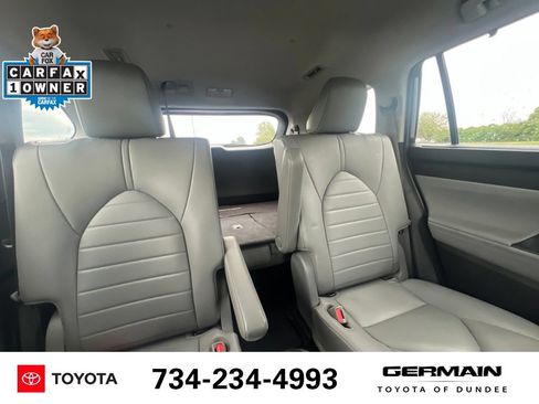 Used 2023 Toyota Highlander XLE AWD/4WD image 23