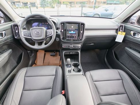 New 2026 Volvo XC40 B5 Core w/ Climate Package image 24