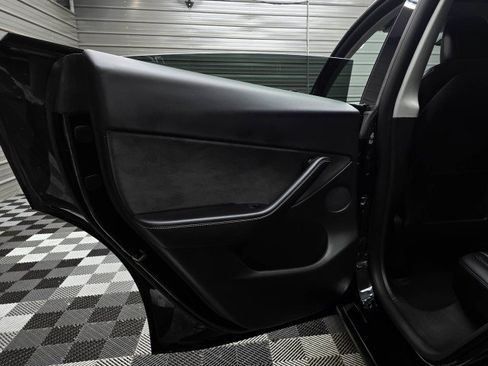 Used 2022 Tesla Model Y Long Range AWD/4WD image 33