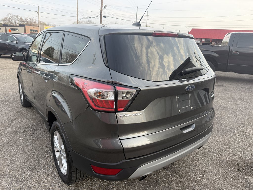 Used 2017 Ford Escape SE AWD/4WD image 4