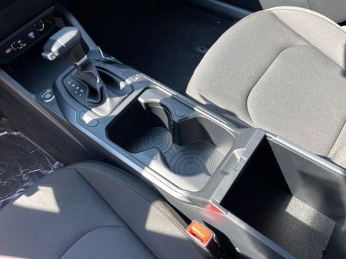 New 2026 Kia K4 FWD image 9