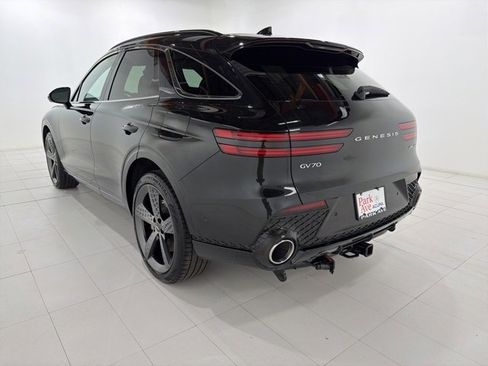 Used 2022 Genesis GV70 3.5T Sport w/ Sport Prestige Package image 3