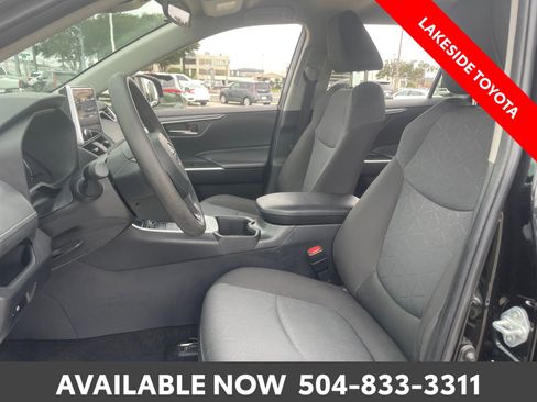 Used 2024 Toyota RAV4 XLE AWD/4WD image 27
