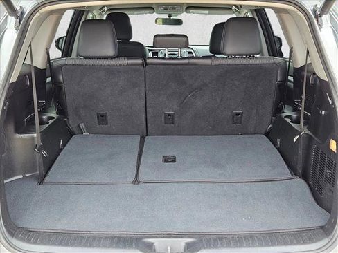 Used 2015 Toyota Highlander Plus FWD image 6