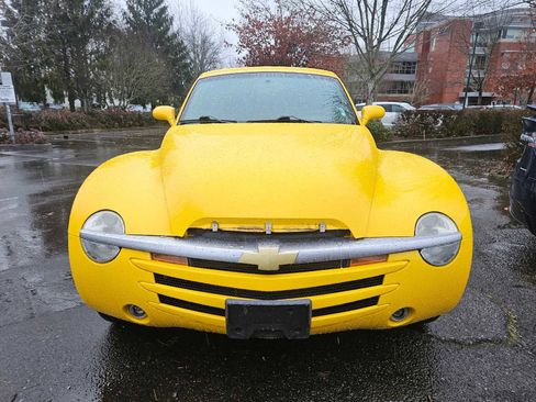 Used 2006 Chevrolet SSR w/ Preferred Equipment Group image 7