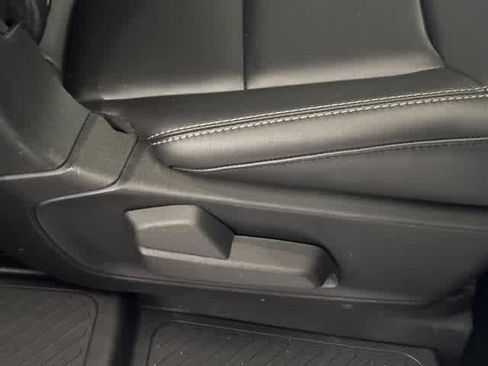 Used 2022 Ford Explorer XLT w/ Equipment Group 202A image 34