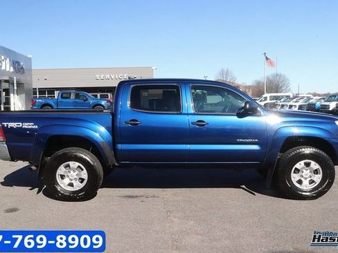 Used 2015 Toyota Tacoma TRD Pro image 4