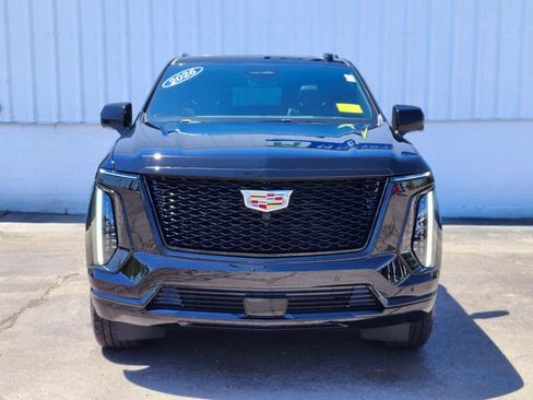 Used 2026 Cadillac Escalade ESV Sport AWD/4WD image 8