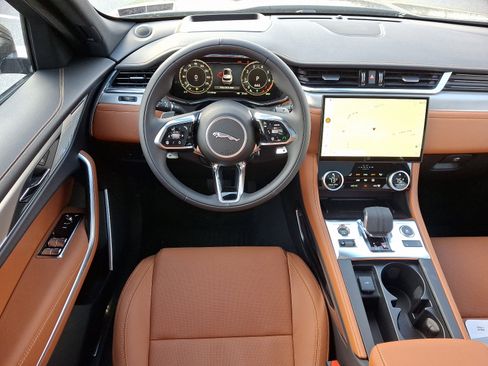 New 2026 Jaguar F-PACE R-Dynamic S image 9