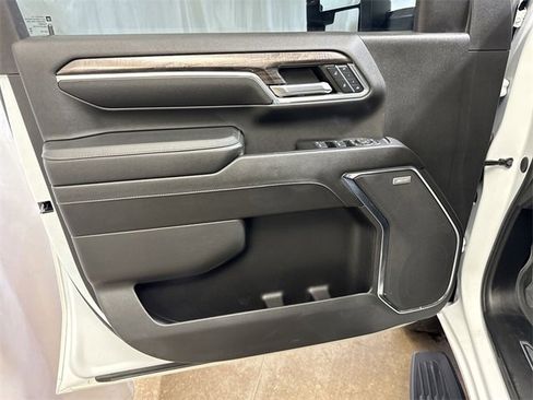 Used 2024 Chevrolet Silverado 2500 LTZ w/ LTZ Plus Package image 23