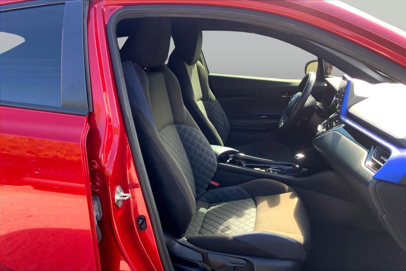 Used 2021 Toyota C-HR XLE FWD image 9