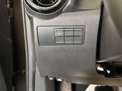 Used 2018 MAZDA MAZDA3 Touring FWD image 17