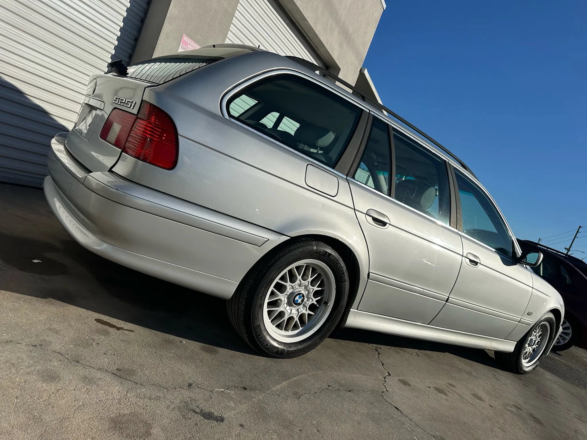 Used 2001 BMW 525i Wagon RWD image 3
