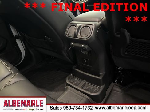 Used 2025 Jeep Wrangler Unlimited Rubicon 392 image 37