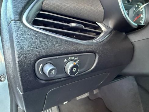 Used 2019 Chevrolet Malibu LT FWD image 37