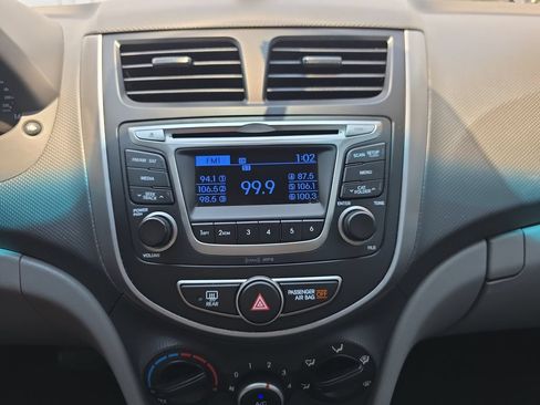 Used 2015 Hyundai Accent GLS FWD image 21