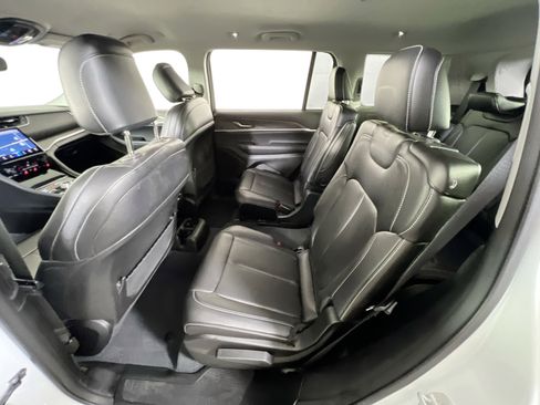 Used 2023 Jeep Grand Cherokee L Limited image 24