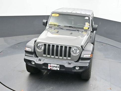 Used 2022 Jeep Wrangler Sport image 37