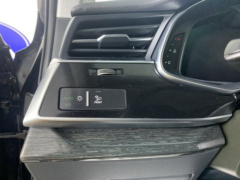 Used 2020 Audi Q7 3.0T Prestige w/ Prestige Package image 17