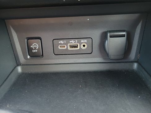 Certified 2024 Nissan Sentra SV FWD image 28