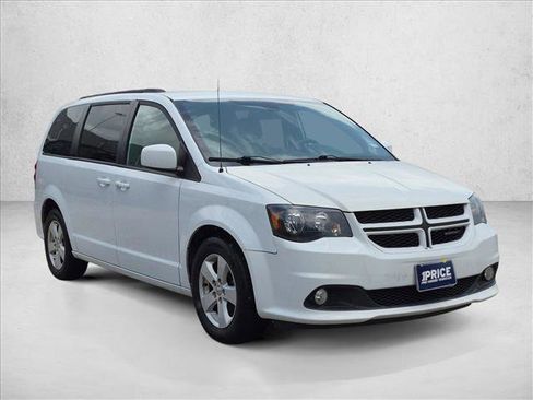Used 2018 Dodge Grand Caravan GT FWD image 3