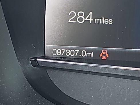 Used 2019 Ford Explorer XLT w/ Equipment Group 202A FWD image 16