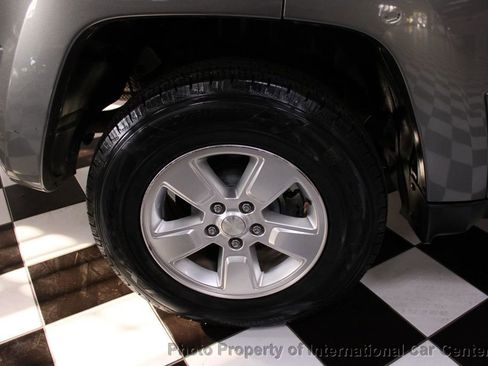 Used 2012 Jeep Liberty Sport image 33