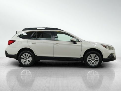 Used 2018 Subaru Outback 2.5i Premium AWD/4WD image 6