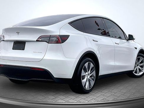 Used 2022 Tesla Model Y Long Range AWD/4WD image 12