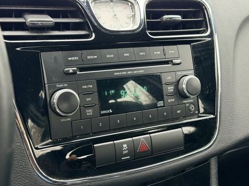 Used 2012 Chrysler 200 Touring image 11