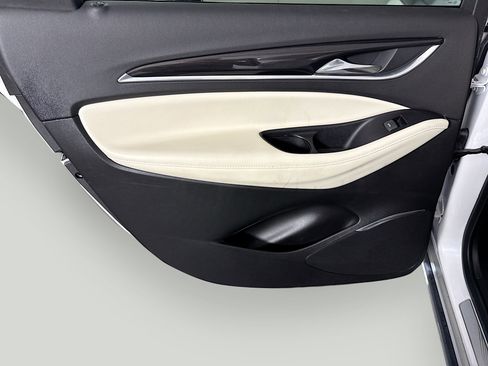 Used 2023 Buick Enclave Essence FWD image 26