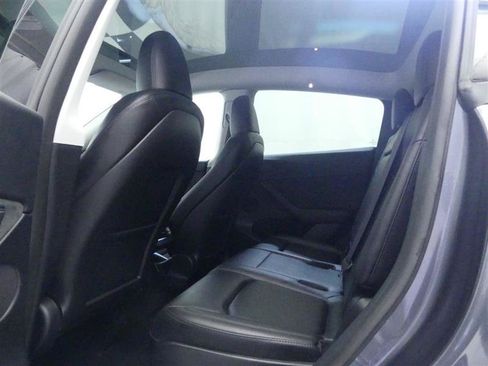 Used 2023 Tesla Model Y AWD image 24