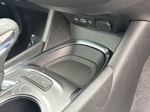 Used 2024 Chevrolet Malibu LT FWD image 17