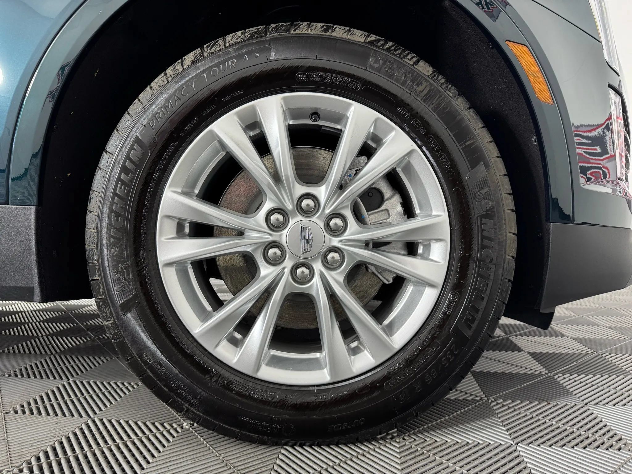 Used 2025 Cadillac XT5 Luxury w/ LPO, Floor Liner Package AWD/4WD image 48