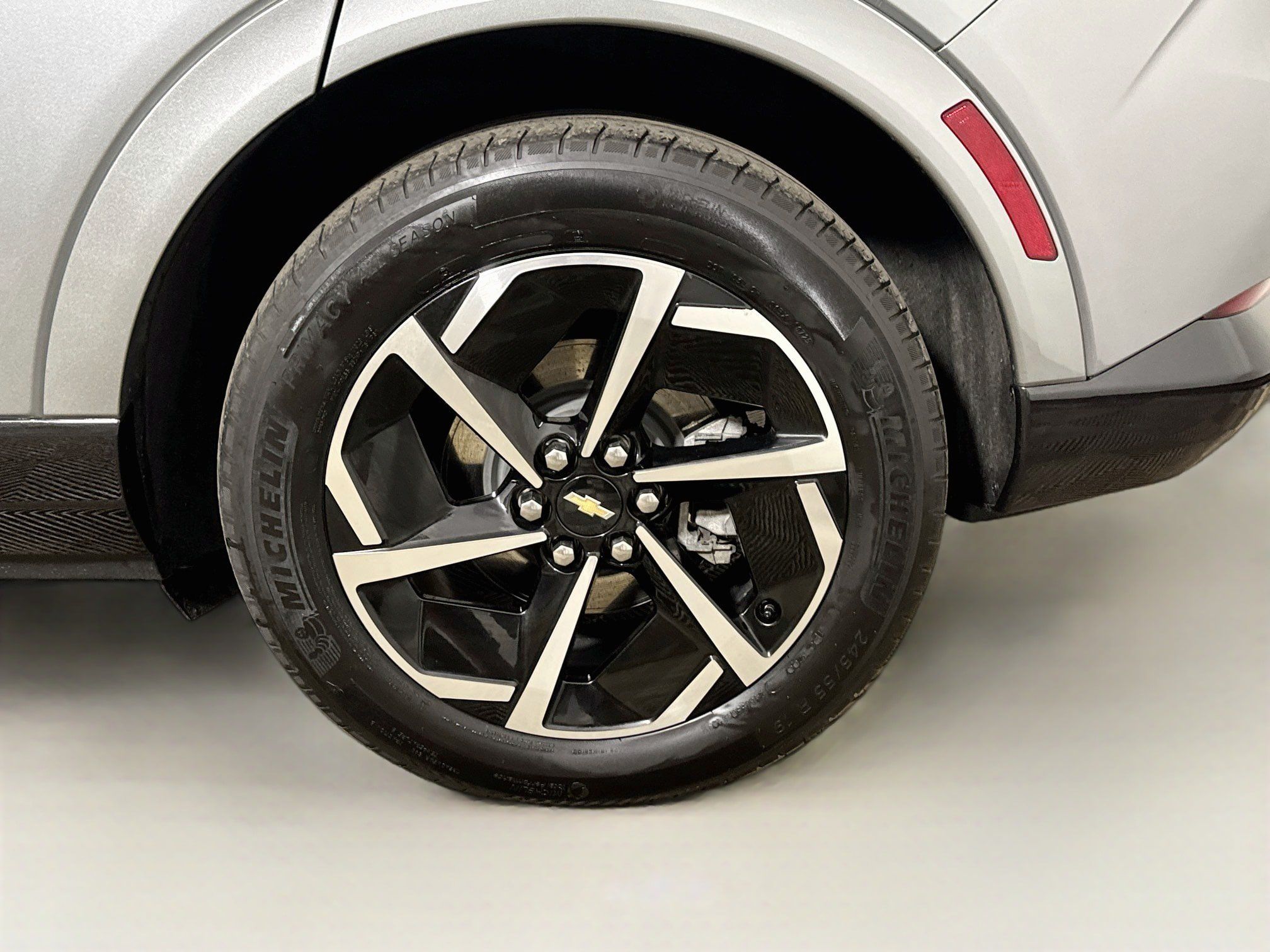 Used 2025 Chevrolet Equinox EV LT FWD image 29