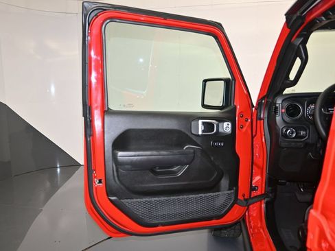 Used 2026 Jeep Gladiator Rubicon AWD/4WD image 10
