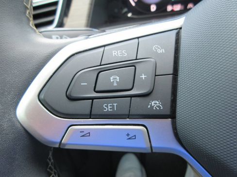 Used 2024 Volkswagen Atlas SEL AWD/4WD image 26