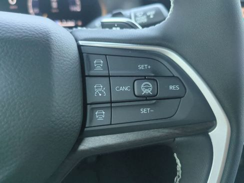 New 2026 Jeep Grand Cherokee Limited w/ Luxury Tech Group II AWD/4WD image 25