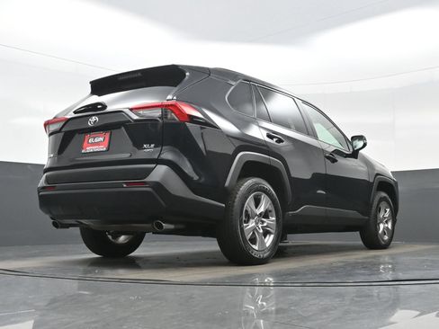 Used 2025 Toyota RAV4 XLE AWD/4WD image 31