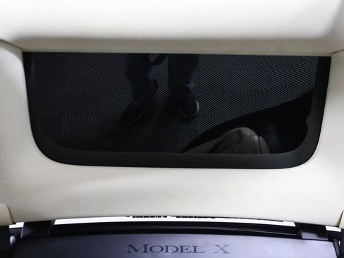 Used 2017 Tesla Model X 75D image 17