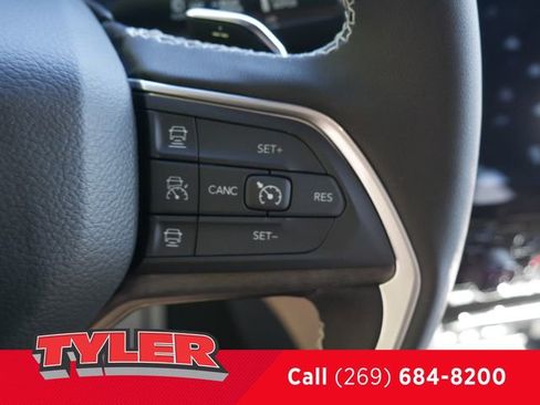 New 2025 Jeep Grand Cherokee Limited w/ Luxury Tech Group II AWD/4WD image 27