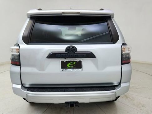 Used 2022 Toyota 4Runner TRD Off-Road image 5