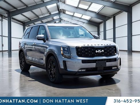 Used 2022 Kia Telluride SX w/ Nightfall Edition Package AWD/4WD image 23