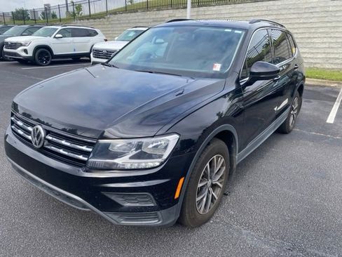 Used 2019 Volkswagen Tiguan SE w/ Panoramic Sunroof Package FWD image 9