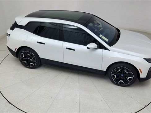 Used 2025 BMW iX xDrive50 image 73