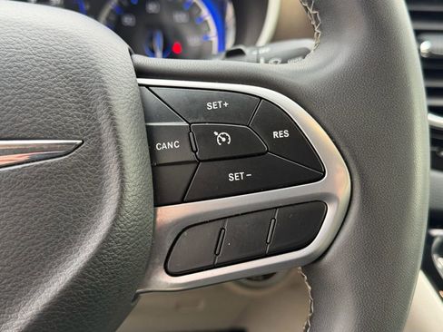 Certified 2022 Chrysler Voyager LX image 23