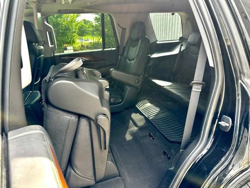 Used 2019 Cadillac Escalade Premium Luxury w/ Escalade Sport Edition AWD/4WD image 13