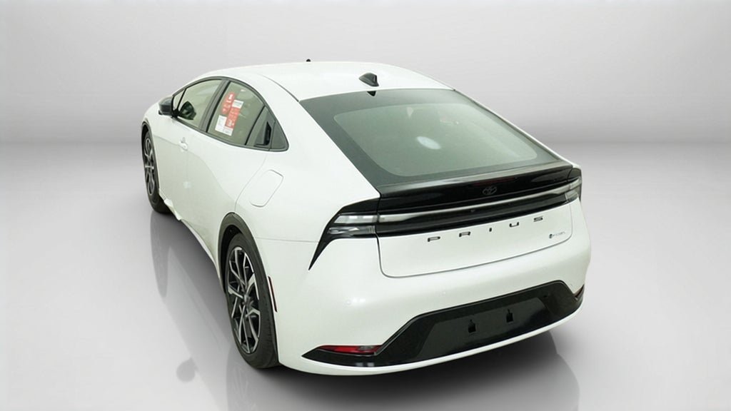 New 2027 Toyota Prius Plug-In Hybrid FWD image 6