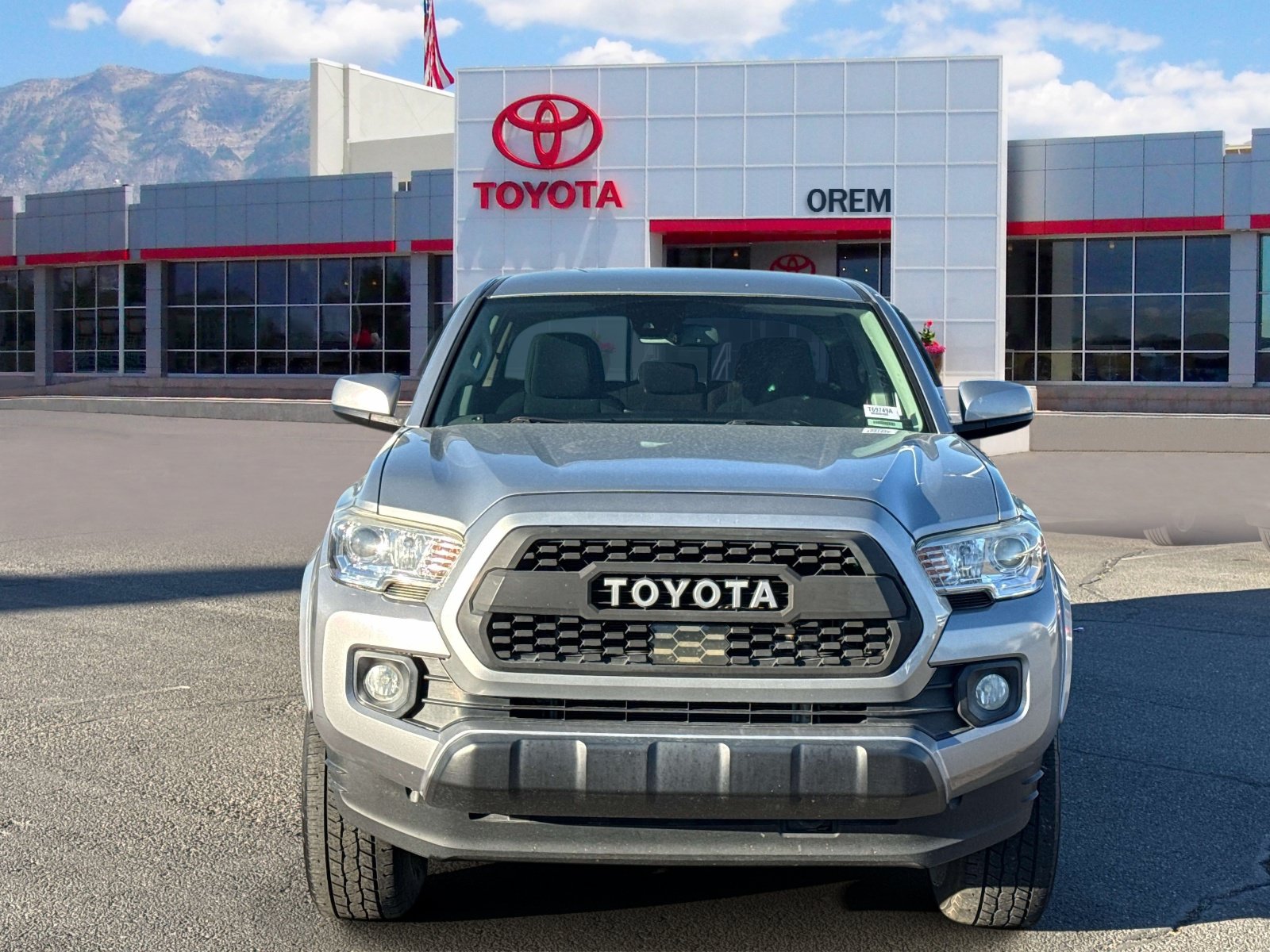 Used 2019 Toyota Tacoma SR5 RWD image 2