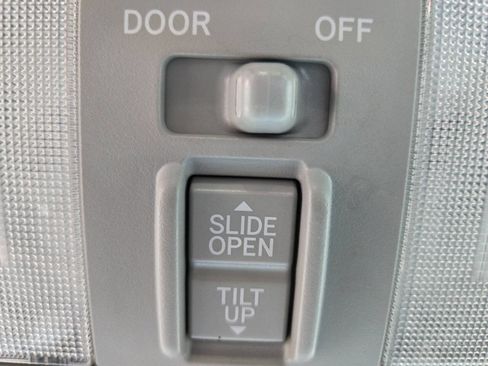 Used 2009 Toyota RAV4 Limited w/ Tow Prep Pkg image 25